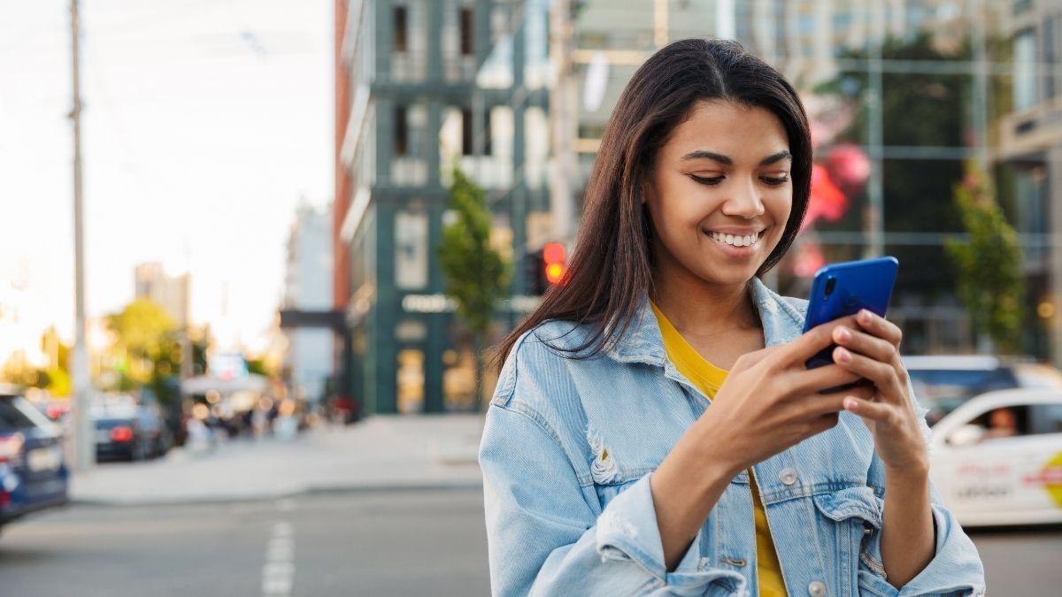 image for Be in the Know on the Go: How FedEx Keeps You Updated Anywhere